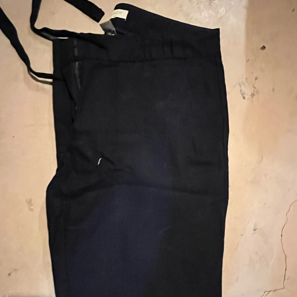 Linen for spring! Women’s Jcrew navy linen, tie waist, straight leg pants.